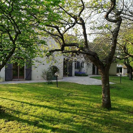 Karmel Avenue Des 2 Chateaux Guermantes Bagian luar foto